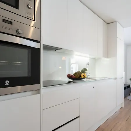 Host Wise - Charming Welcoming Flat - Centrally Located