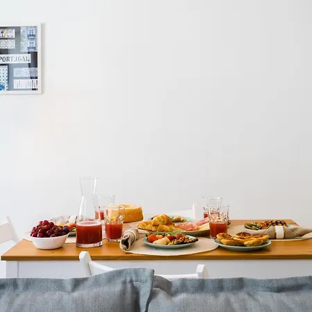 Host Wise - Charming Welcoming Flat - Centrally Located * Porto