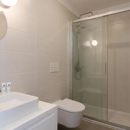 Host Wise - Charming Welcoming Flat - Centrally Located * Oporto