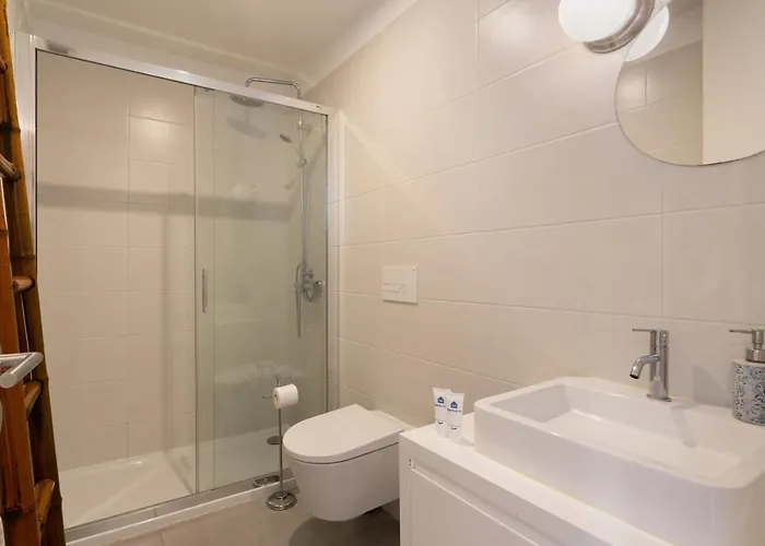 Host Wise - Charming Welcoming Flat - Centrally Located Apartmán