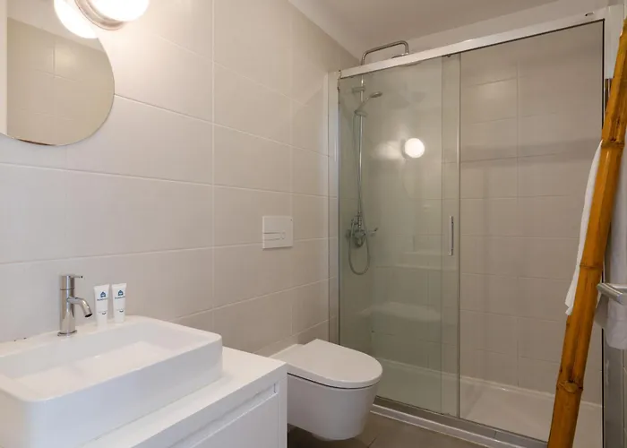 Host Wise - Charming Welcoming Flat - Centrally Located * Porto