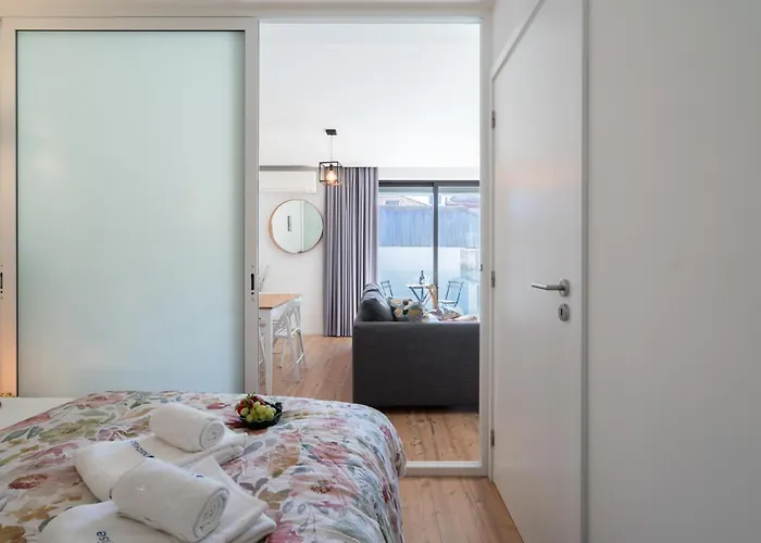 Host Wise - Charming Welcoming Flat - Centrally Located * Porto