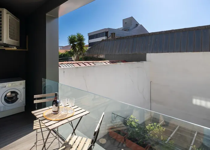 Host Wise - Charming Welcoming Flat - Centrally Located Διαμέρισμα *