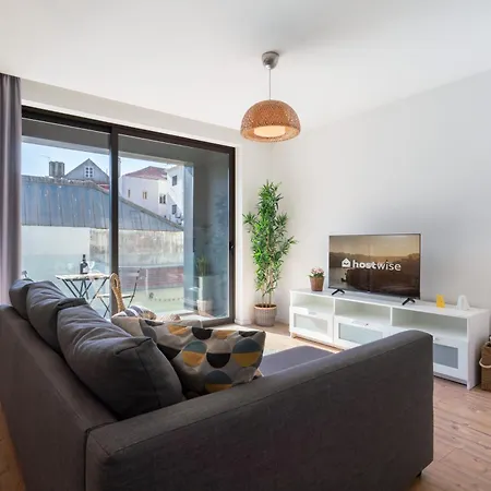 Апартаменты Host Wise - Charming Welcoming Flat - Centrally Located Порту