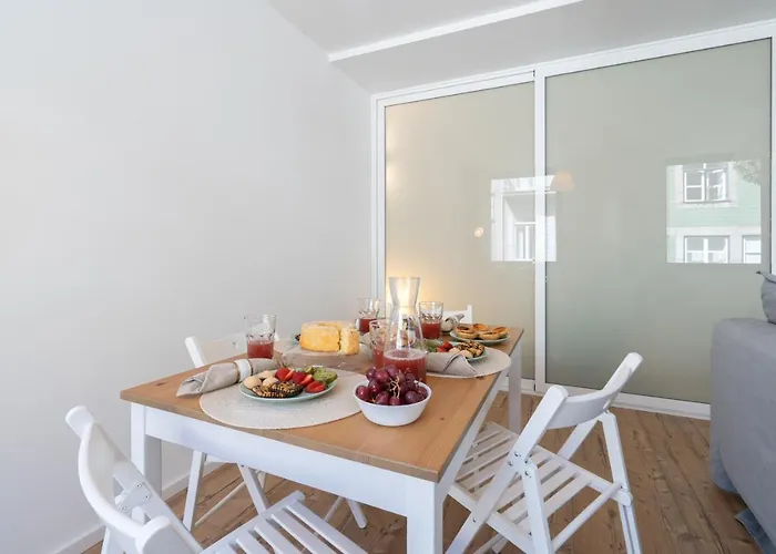 Host Wise - Charming Welcoming Flat - Centrally Located * 포르투