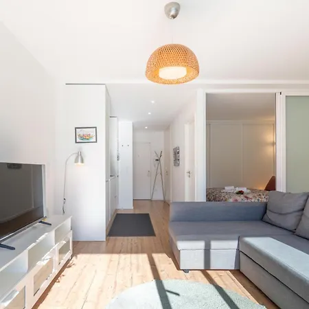 Apartment Host Wise - Charming Welcoming Flat - Centrally Located Porto
