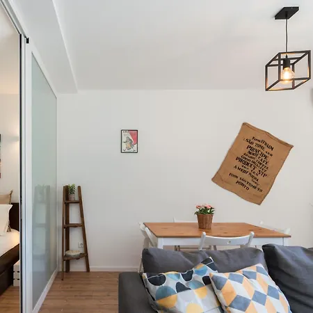 Apartment Host Wise - Charming Welcoming Flat - Centrally Located