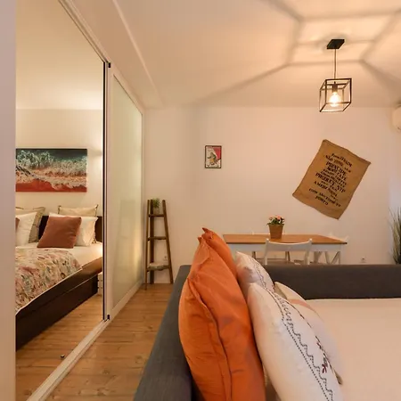 Host Wise - Charming Welcoming Flat - Centrally Located