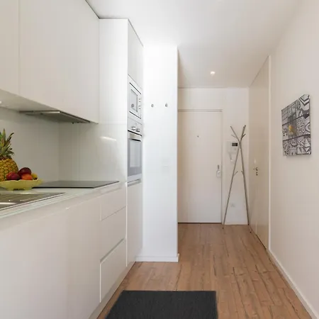 Host Wise - Charming Welcoming Flat - Centrally Located Porto