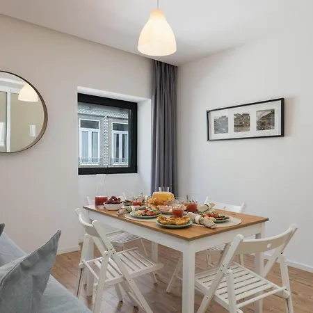 Host Wise - Charming Welcoming Flat - Centrally Located Apartment Porto